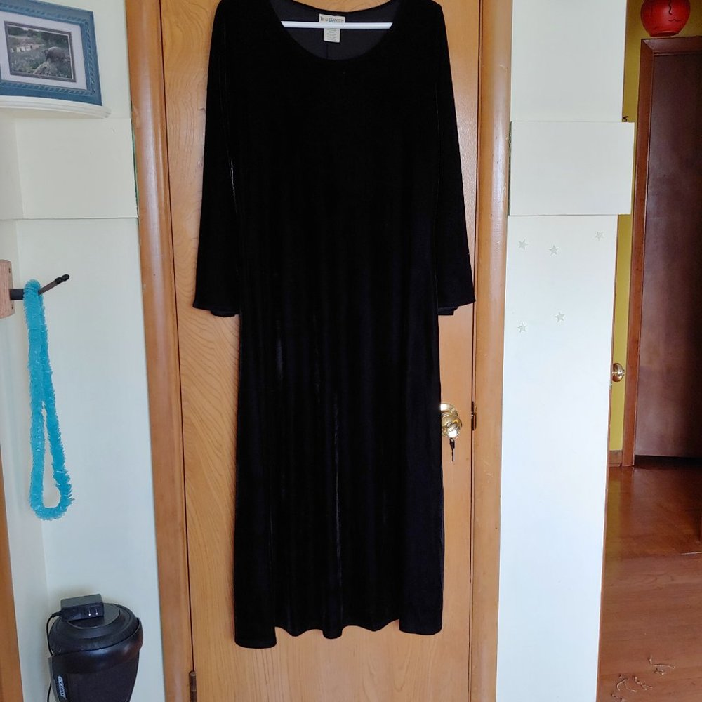Travelsmith black velvet dress